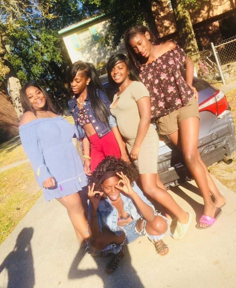 Alexis Manigo with the sisters she recently met
